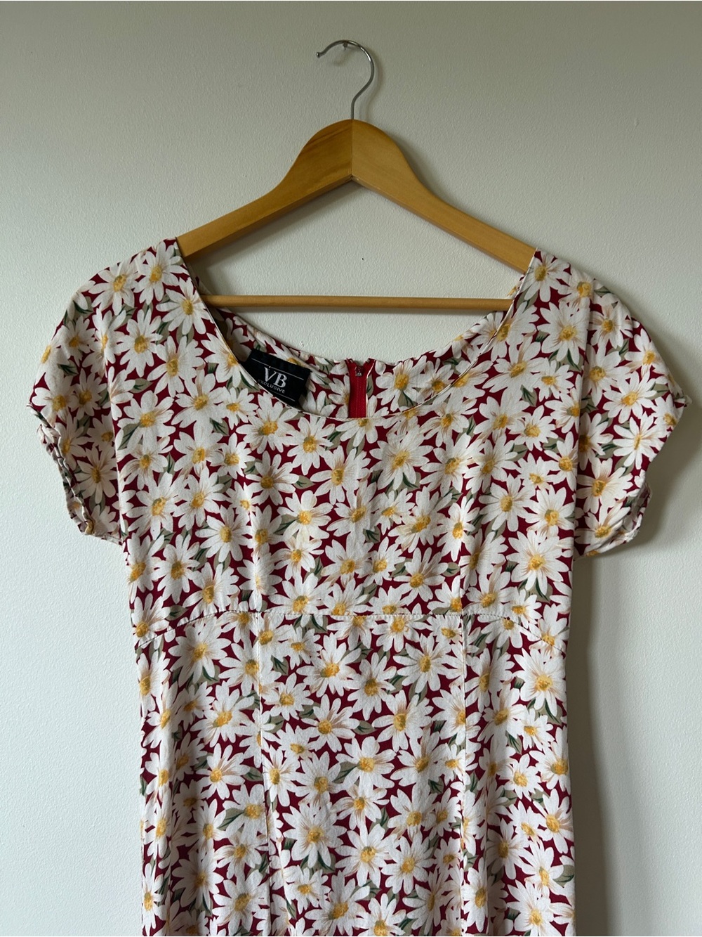 Vintage Floral Daisy Midi Dress in Cream Red and Yellow - Picture 2 of 9